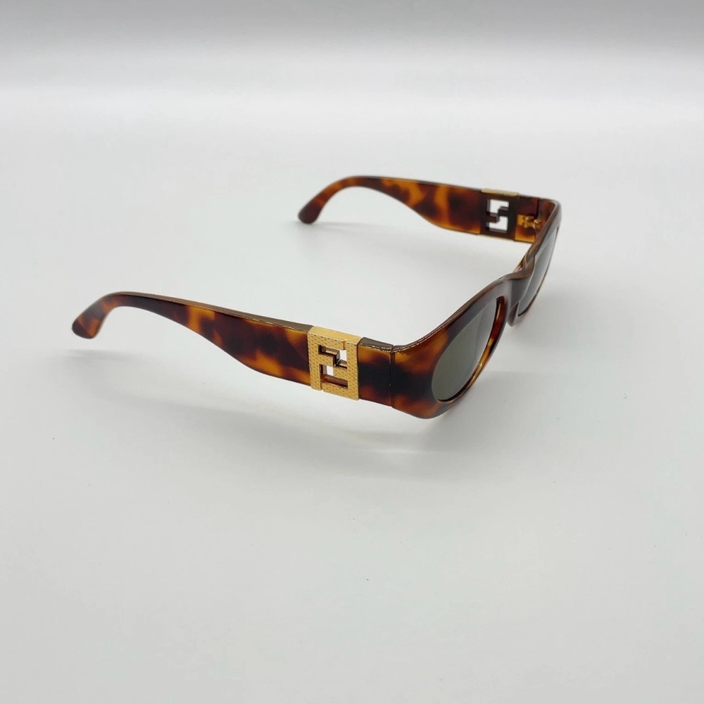 Auth Fendi Gold Logo Brown
Print Sunglasses - Picture 5 of 12